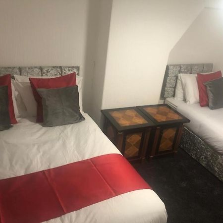 Kirubash Central Pier Hotel Blackpool Bagian luar foto