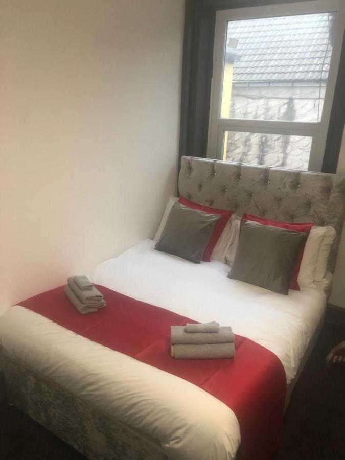 Kirubash Central Pier Hotel Blackpool Bagian luar foto